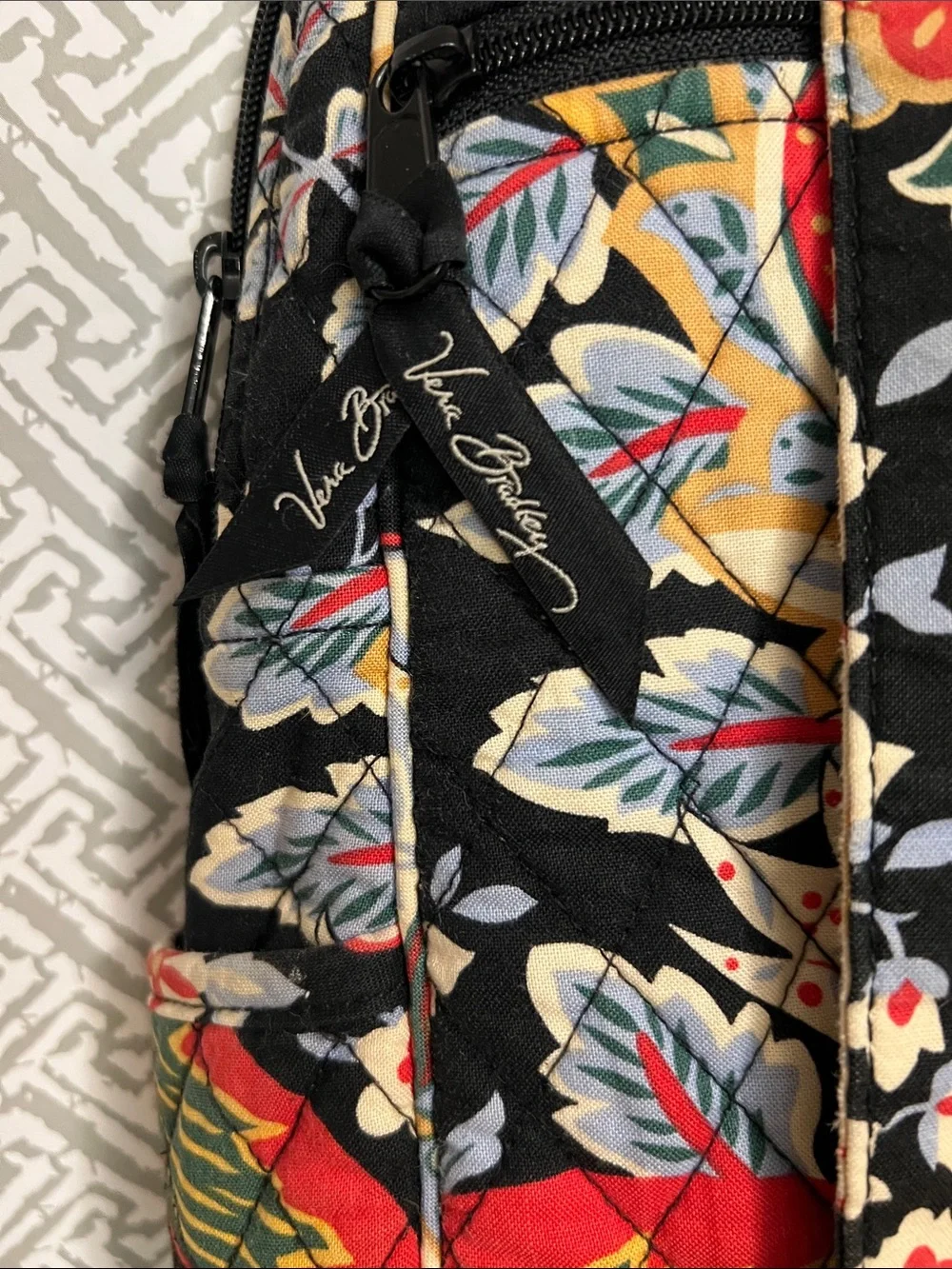 Quilted Floral Print Women's Backpack - Black Multicolor